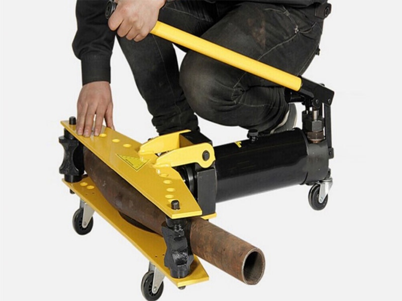 Coiled Tubing Straightener