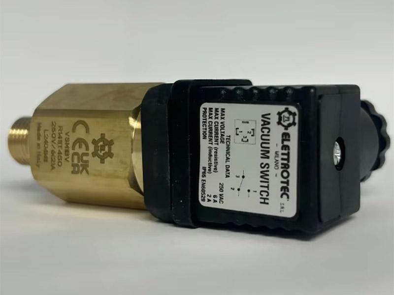 Pressure Switches PSM50CE Adjustable Membrane and Piston Oilfield DIN 43650 Connector Brass S.S.316 Body ISO Certified